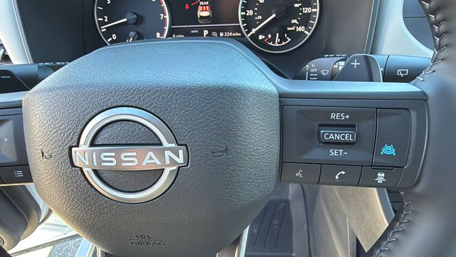 Vehicle image 31 of 35