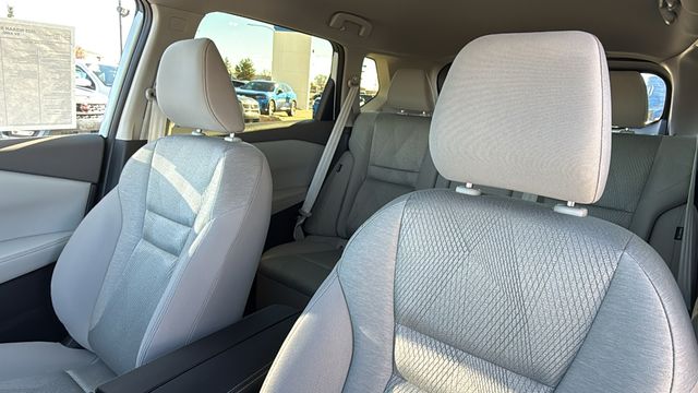 Vehicle image 22 of 35