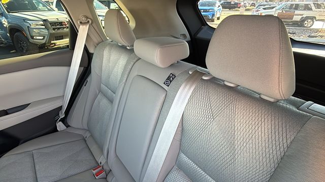 Vehicle image 15 of 35