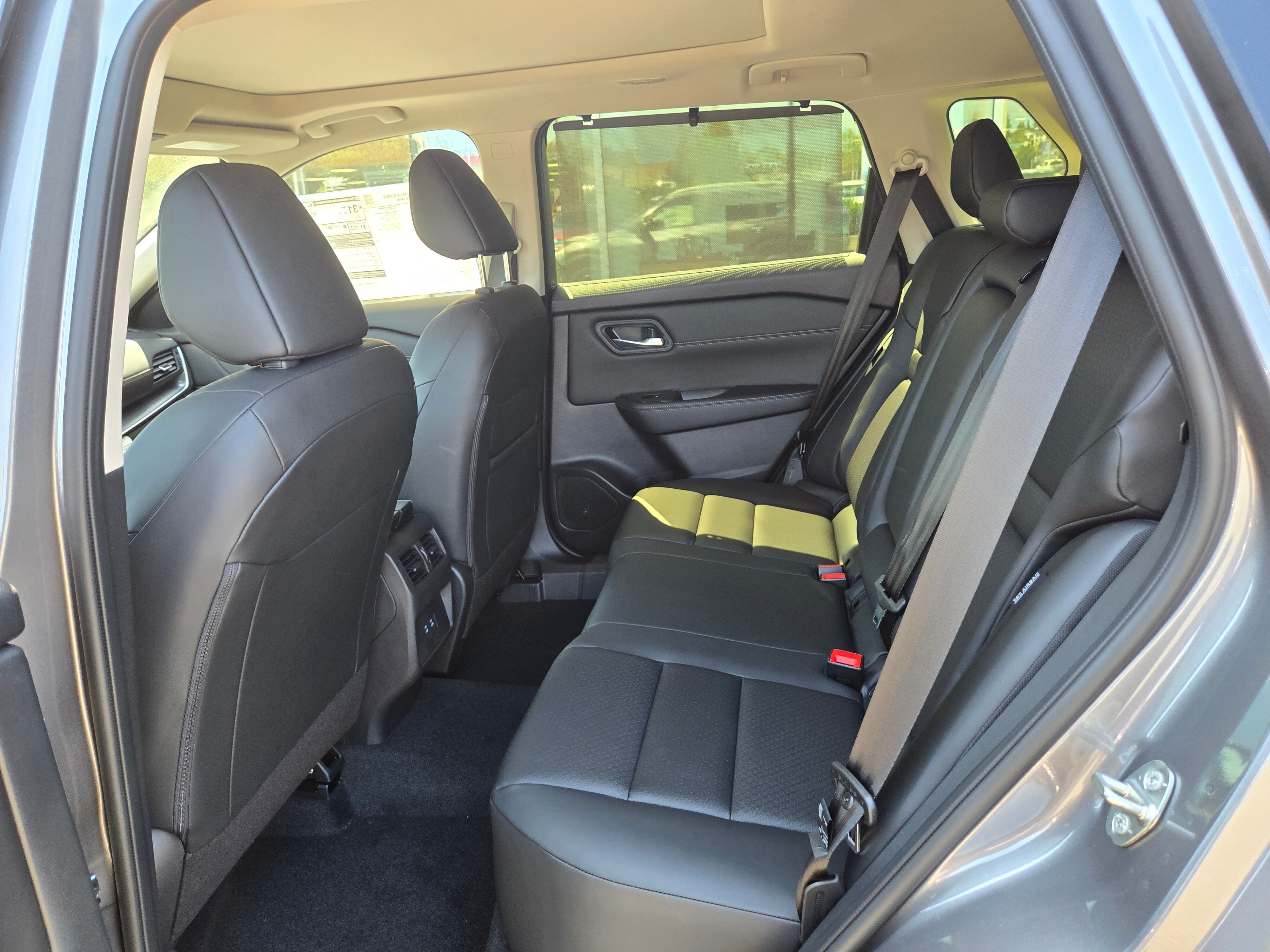 Vehicle image 12 of 30