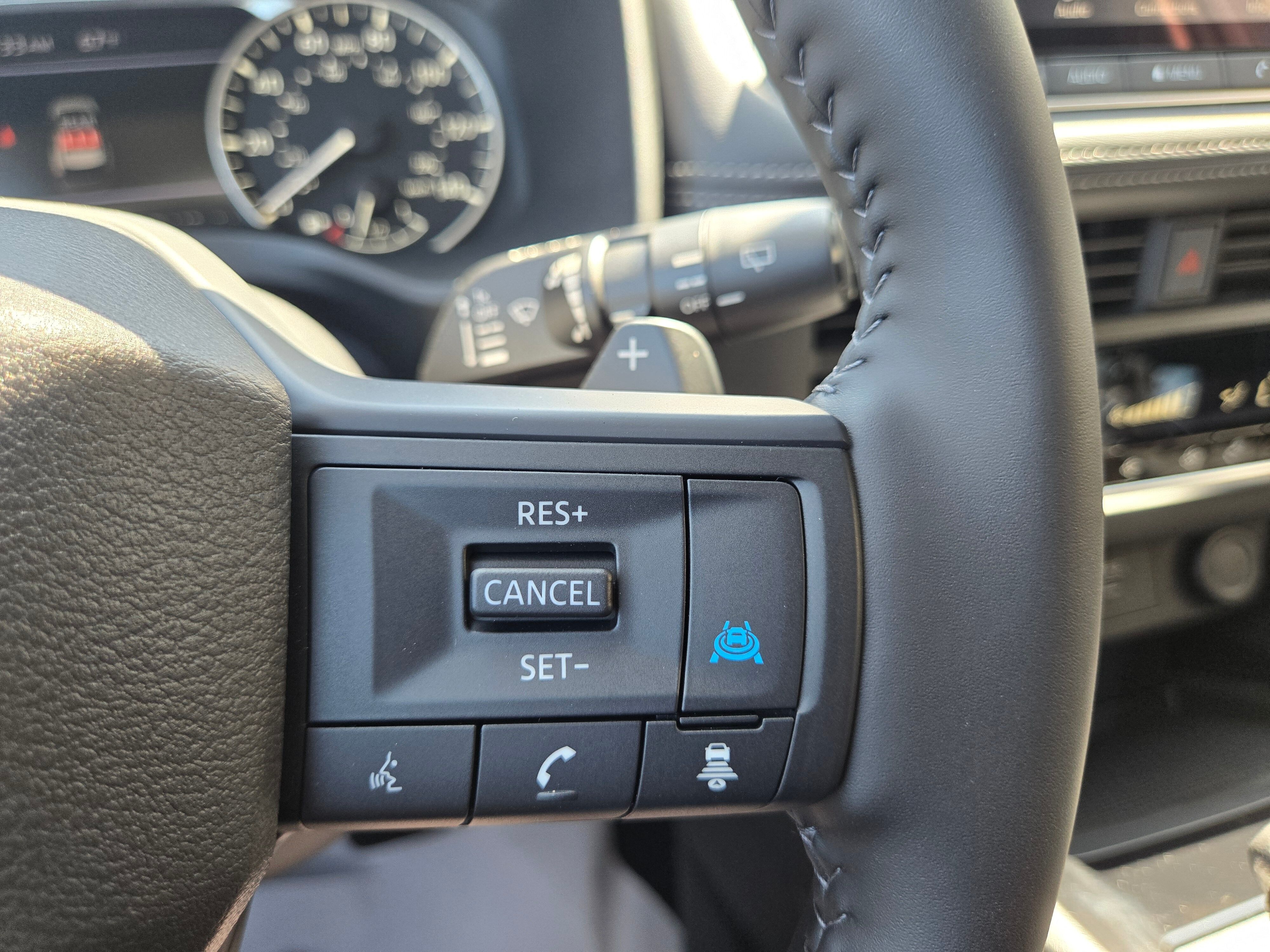 Vehicle image 23 of 30