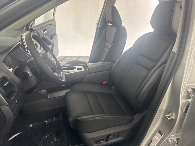 Vehicle image 23 of 28
