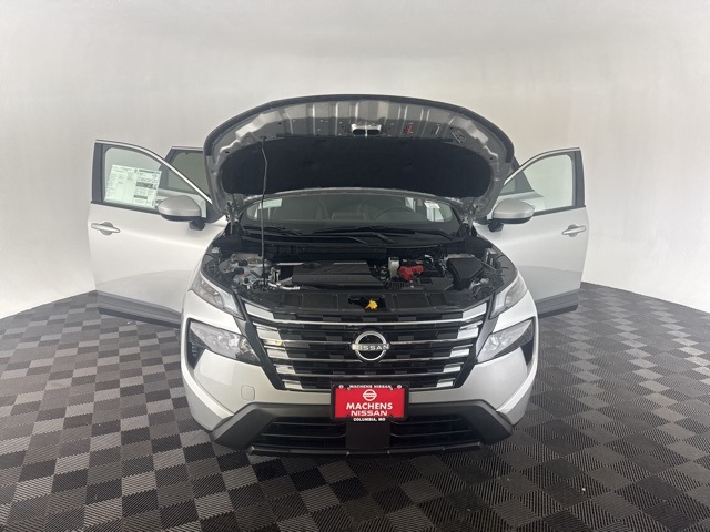 Vehicle image 4 of 28