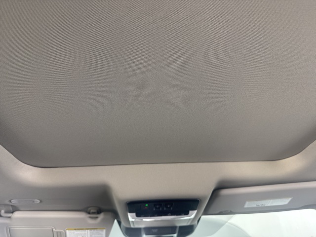 Vehicle image 26 of 28