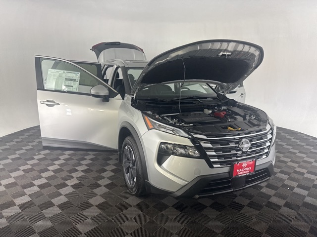 Vehicle image 13 of 28