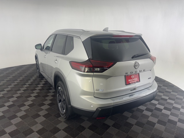 Vehicle image 7 of 28