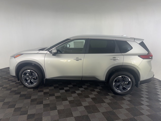 Vehicle image 2 of 28