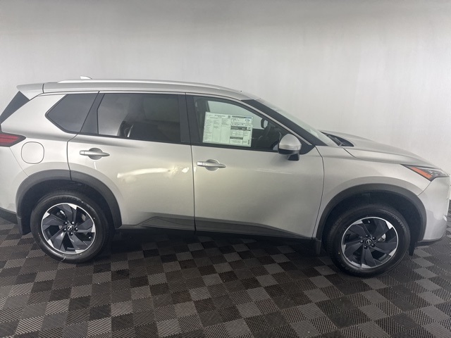 Vehicle image 10 of 28