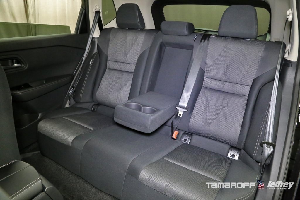 Vehicle image 14 of 15