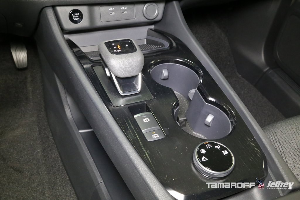 Vehicle image 12 of 15