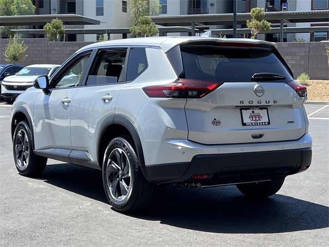 Vehicle image 7 of 28