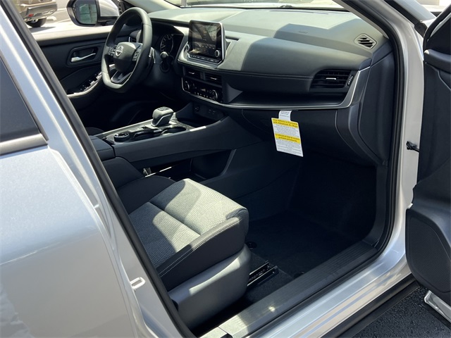 Vehicle image 25 of 28