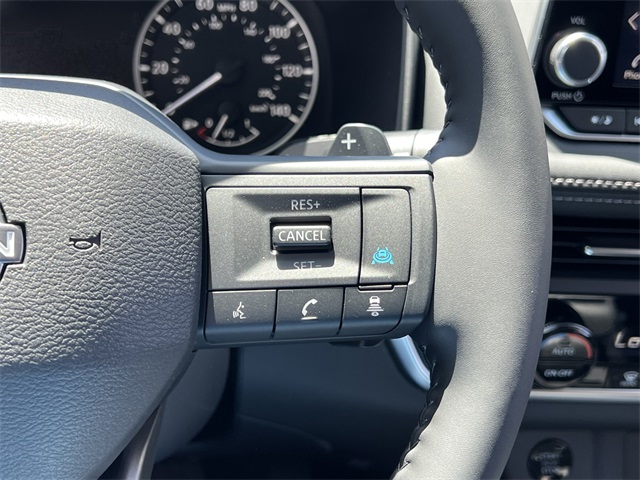 Vehicle image 16 of 28