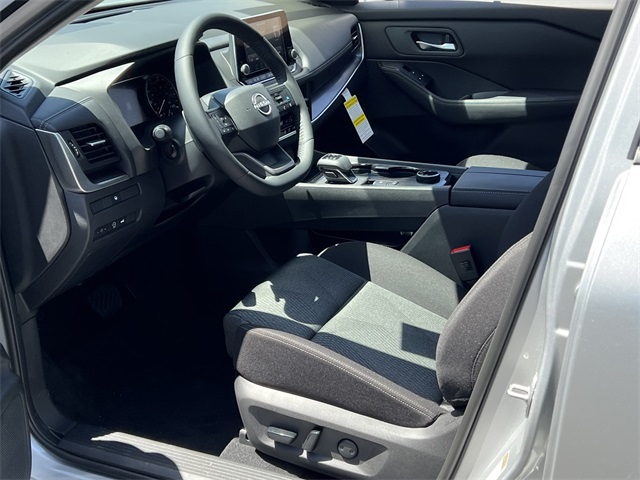 Vehicle image 11 of 28