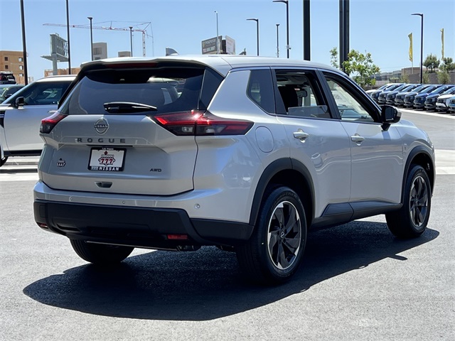 Vehicle image 5 of 28