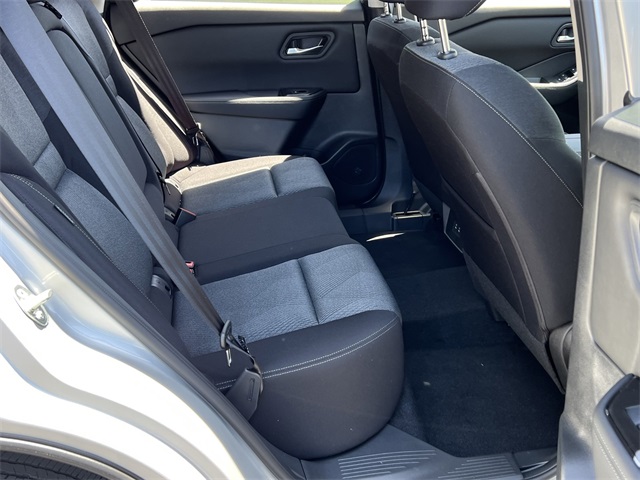 Vehicle image 23 of 28