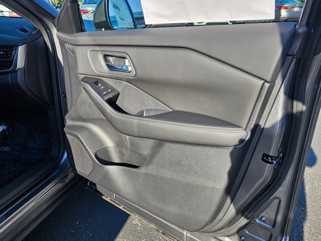 Vehicle image 31 of 34