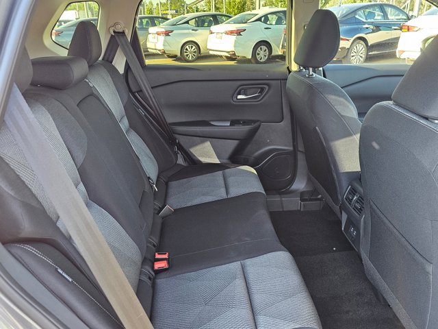 Vehicle image 14 of 34