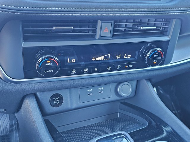Vehicle image 25 of 34