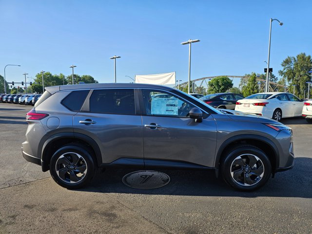 Vehicle image 4 of 34