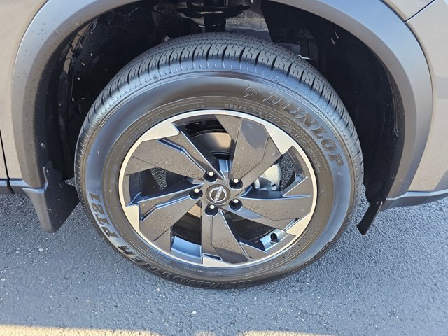 Vehicle image 9 of 34