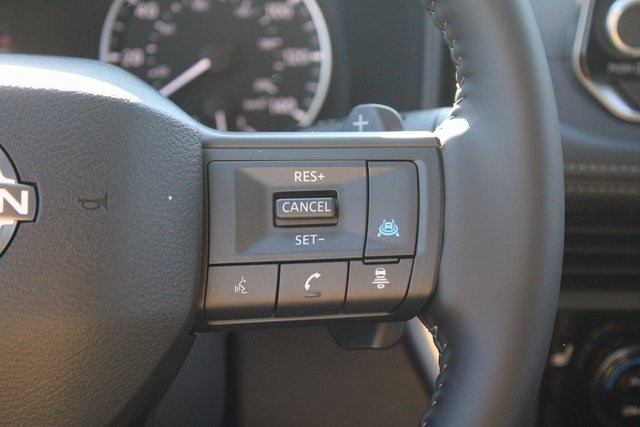 Vehicle image 10 of 19