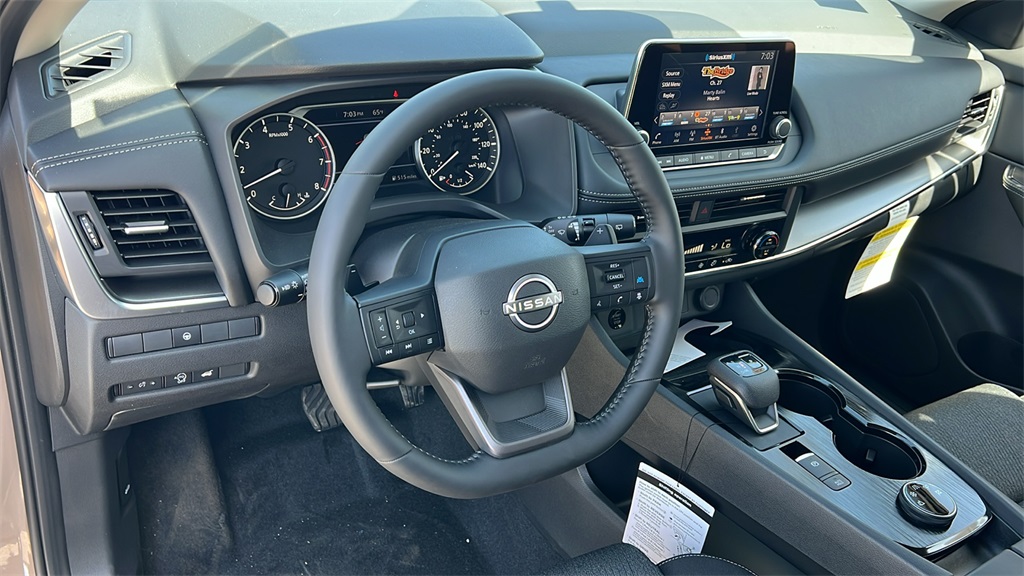 Vehicle image 10 of 30