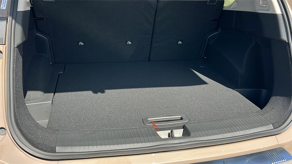 Vehicle image 27 of 30