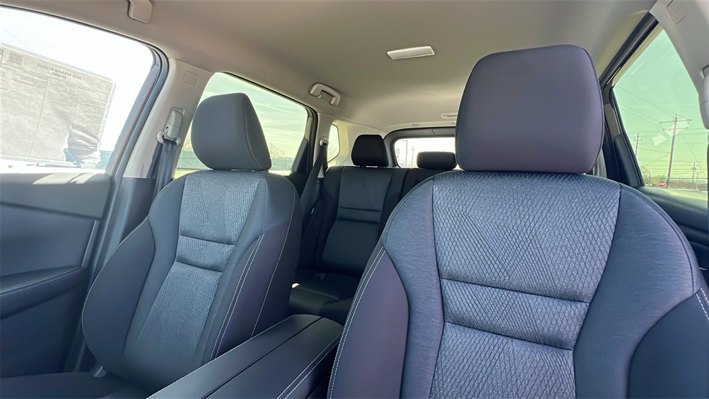 Vehicle image 11 of 30