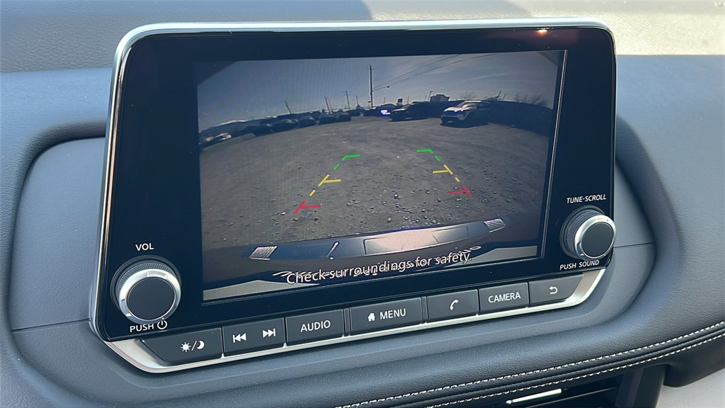 Vehicle image 16 of 30