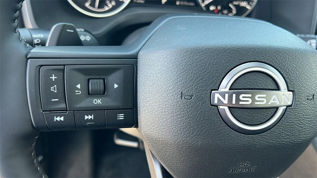 Vehicle image 19 of 30