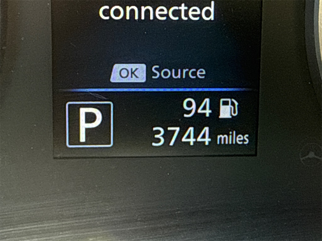 Vehicle image 23 of 32