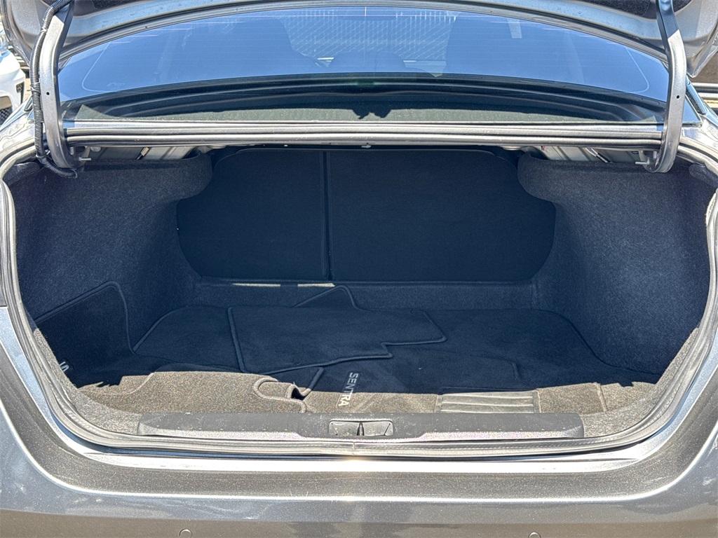 Vehicle image 12 of 32