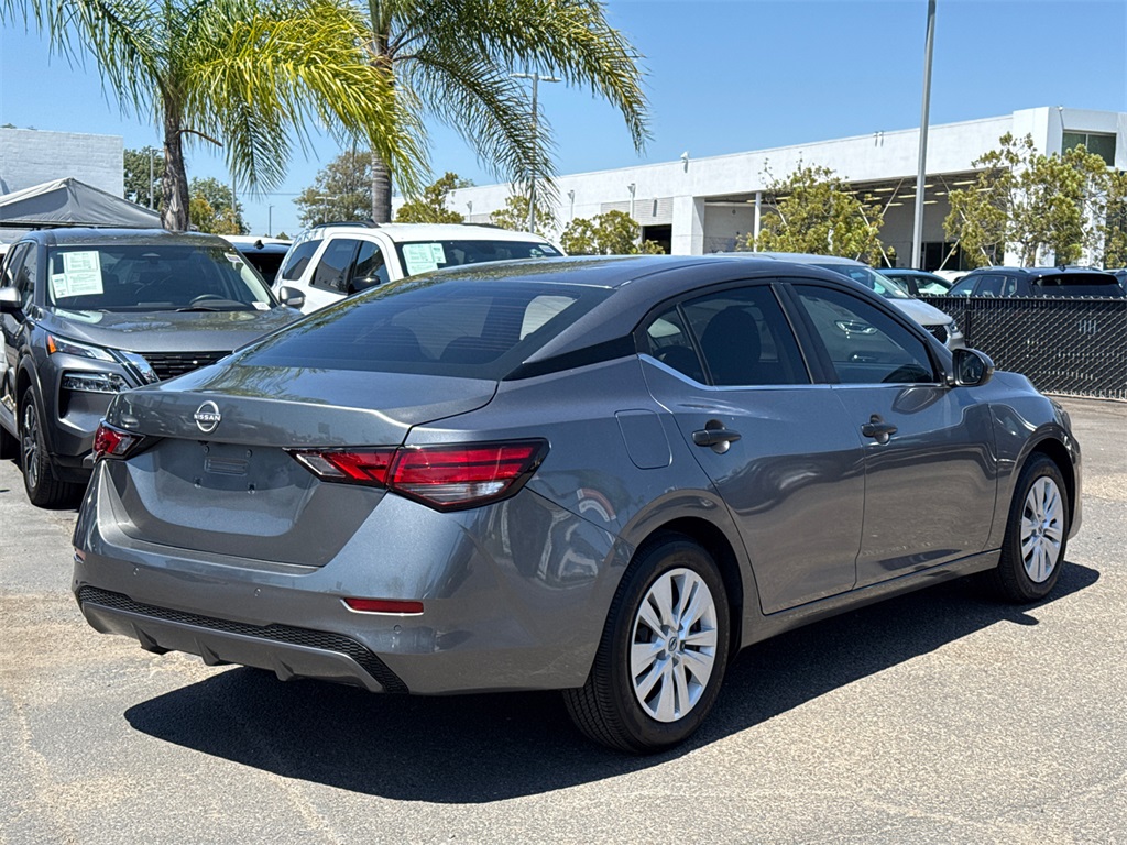 Vehicle image 6 of 32
