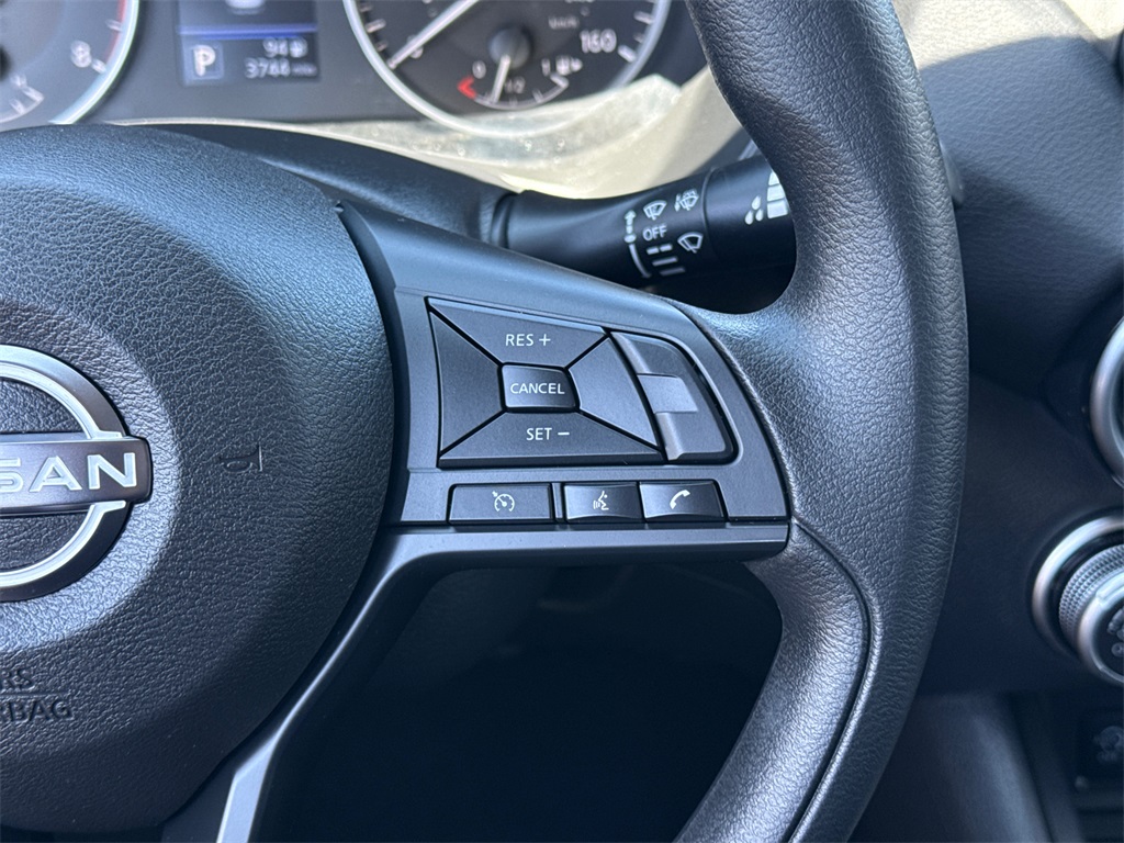 Vehicle image 31 of 32