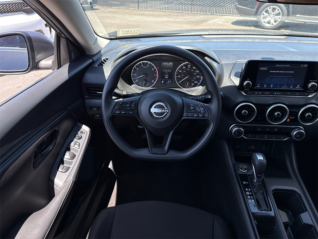 Vehicle image 18 of 32