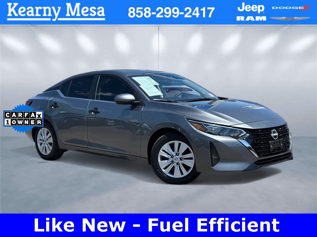 Vehicle image 4 of 32