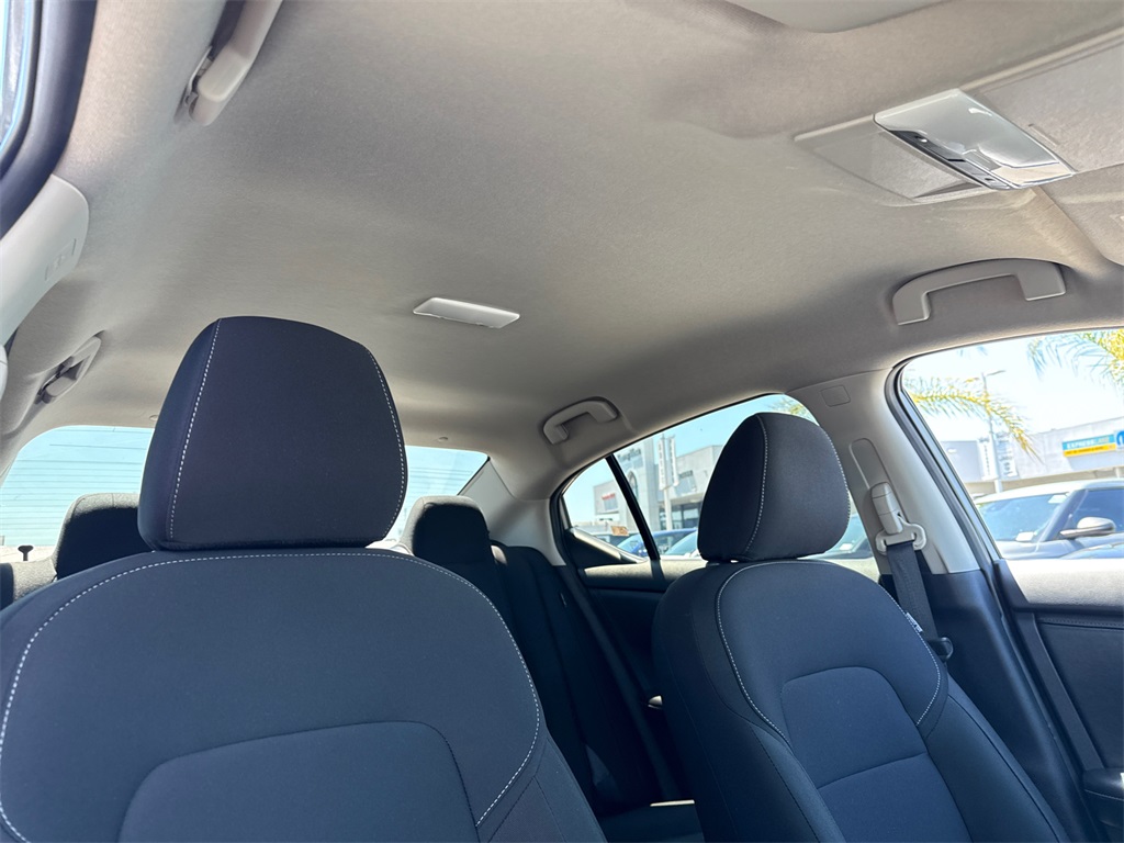 Vehicle image 16 of 32