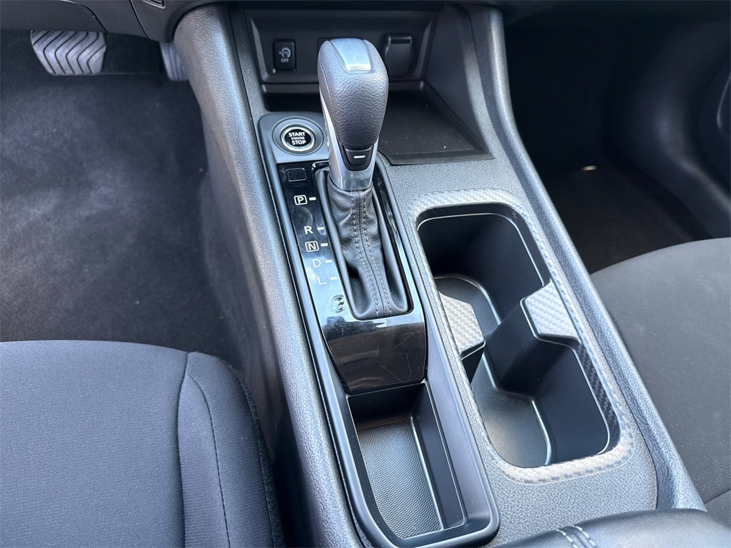 Vehicle image 26 of 32
