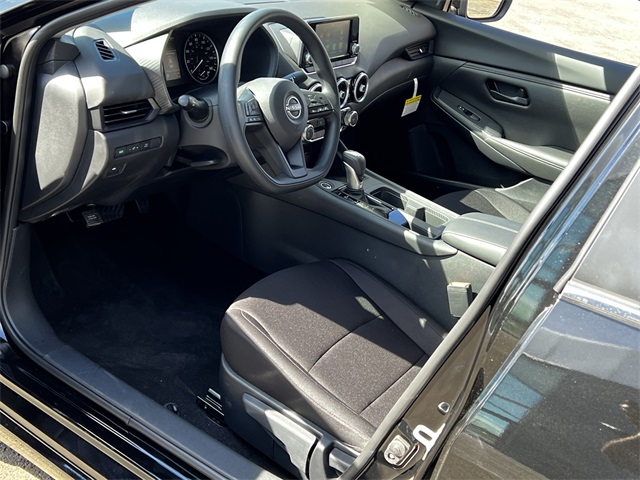 2025 Nissan Sentra S Image 11 of 28