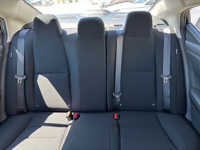 Vehicle image 13 of 20
