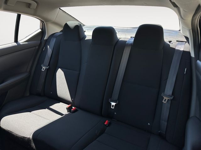Vehicle image 11 of 20