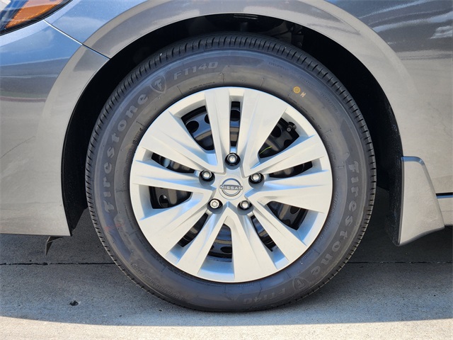 Vehicle image 6 of 22