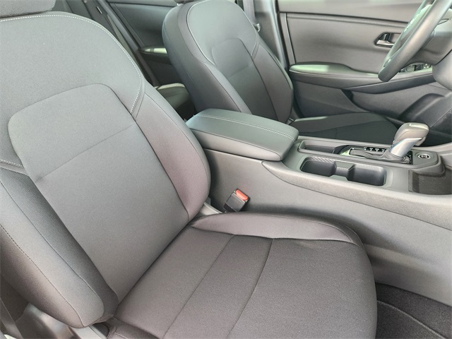 Vehicle image 10 of 22