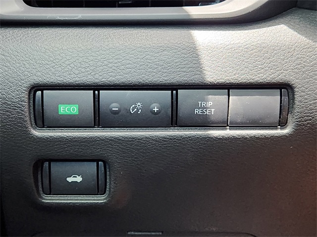 Vehicle image 19 of 22