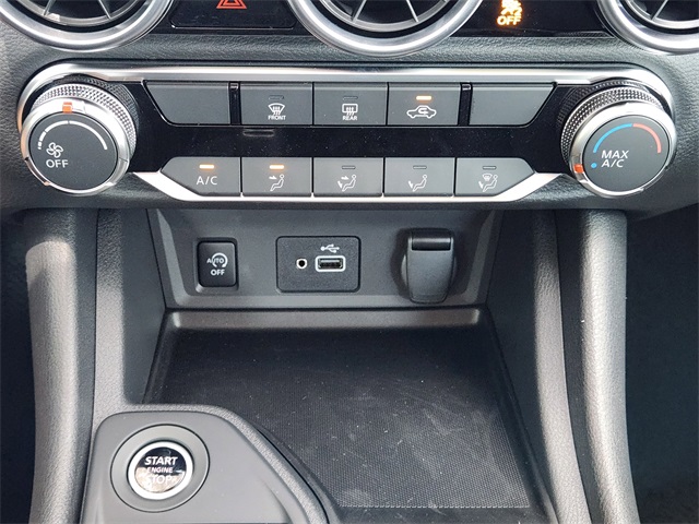 Vehicle image 18 of 22