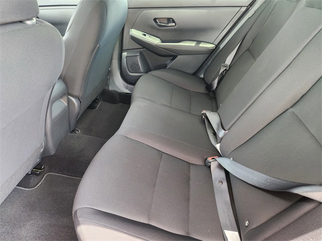 Vehicle image 11 of 22