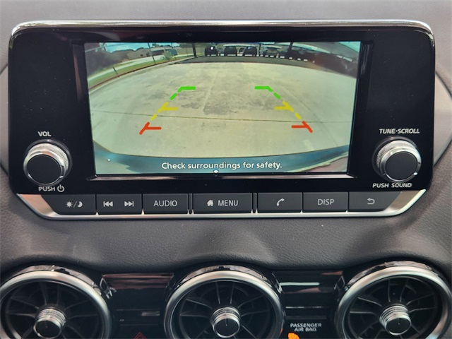 Vehicle image 14 of 22