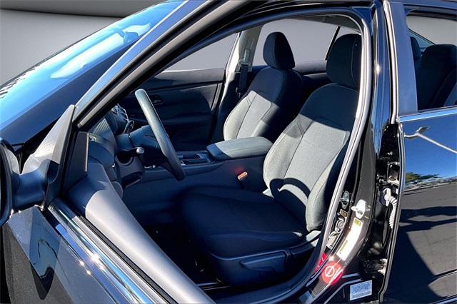 2025 Nissan Sentra S Image 11 of 33