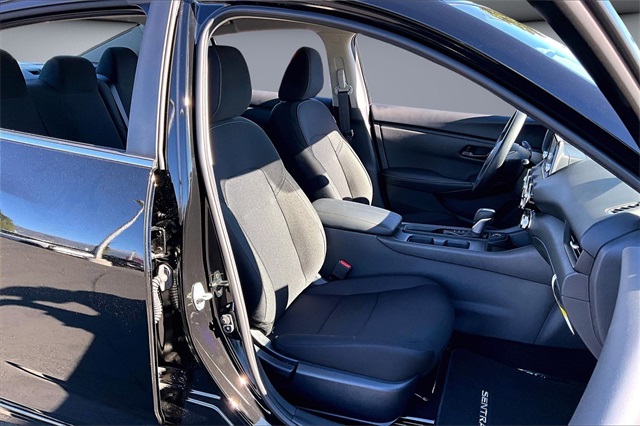 2025 Nissan Sentra S Image 13 of 33
